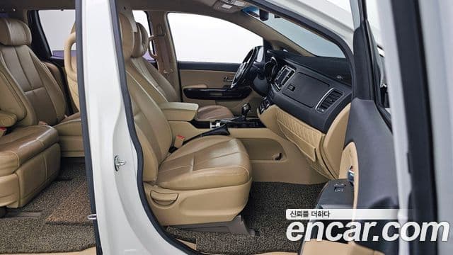 Kia All New Carnival VIP, 2017 11