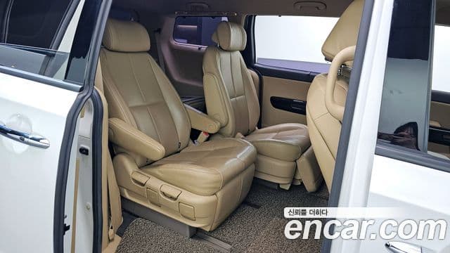 Kia All New Carnival VIP, 2017 12