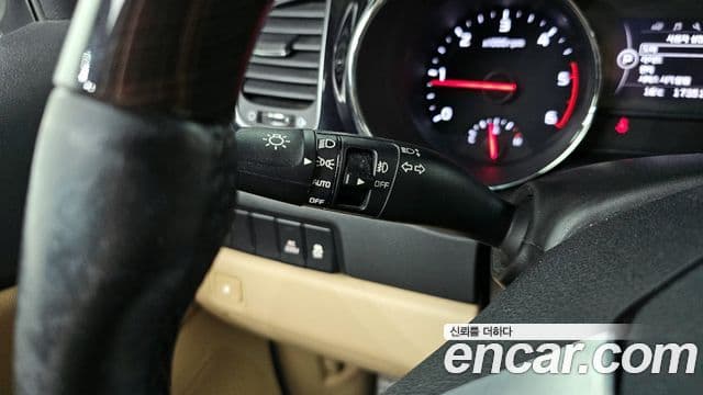 Kia All New Carnival VIP, 2017 14