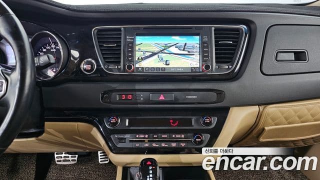 Kia All New Carnival VIP, 2017 15