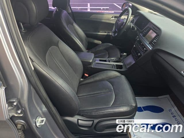 Hyundai LF Sonata Premium, 2015 17
