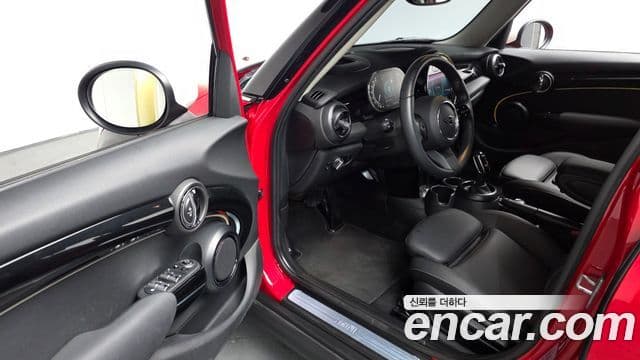 Mini Cooper 3세대, 2023 11