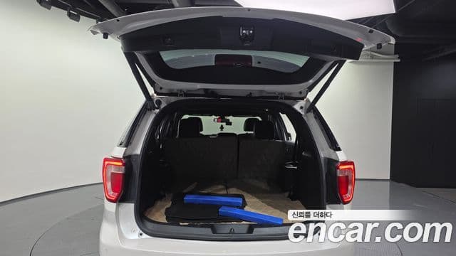 Ford Explorer 5세대, 2016 20
