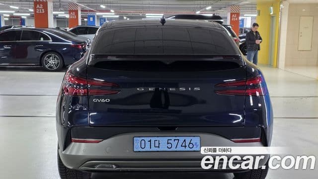 Genesis GV60 Standard AWD, 2023 4