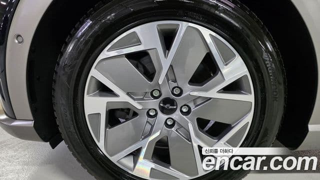 Genesis GV60 Standard AWD, 2023 19