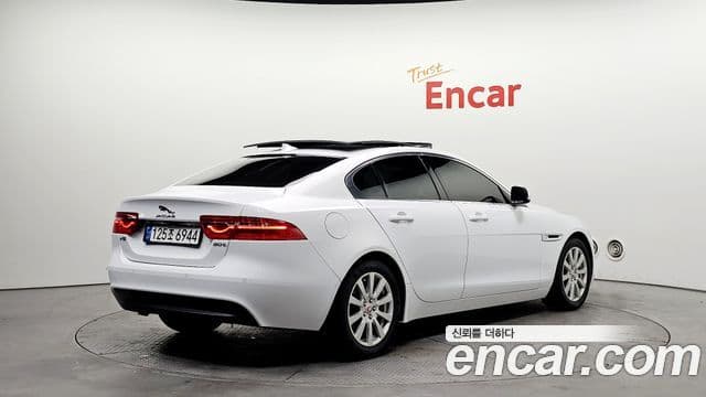 Jaguar XE Prestige, 2016 2