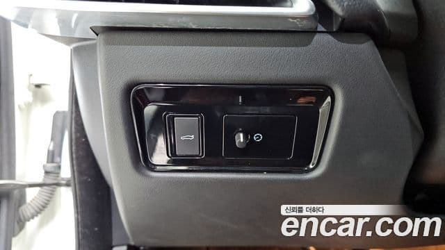 Jaguar XE Prestige, 2016 14