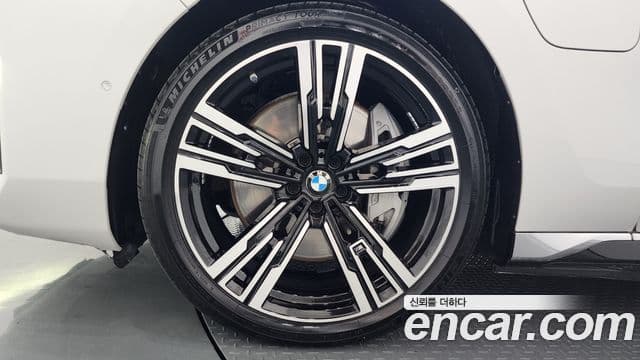 BMW 7시리즈 (G70) 750e xDrive M Sport, 2023 все фото