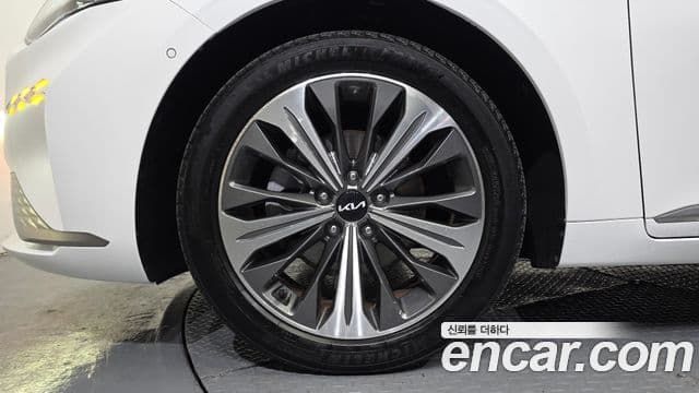 Kia K8 гибрид Signature, 2022 все фото