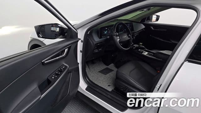 Kia EV6 Air, 2023 10