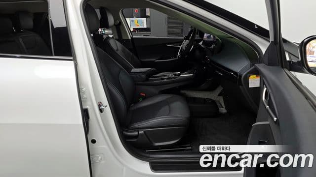 Kia EV6 Air, 2023 11