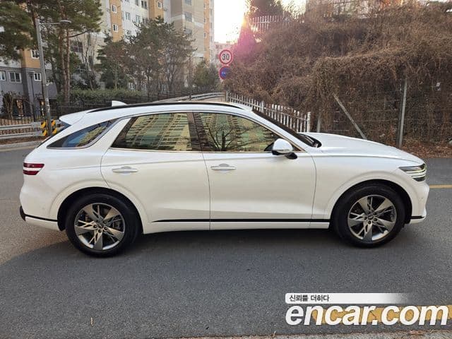 Genesis GV70, 2022 3