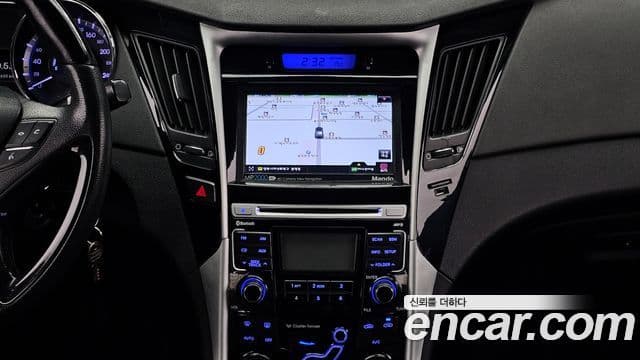 Hyundai YF Sonata LPI top, 2011 14