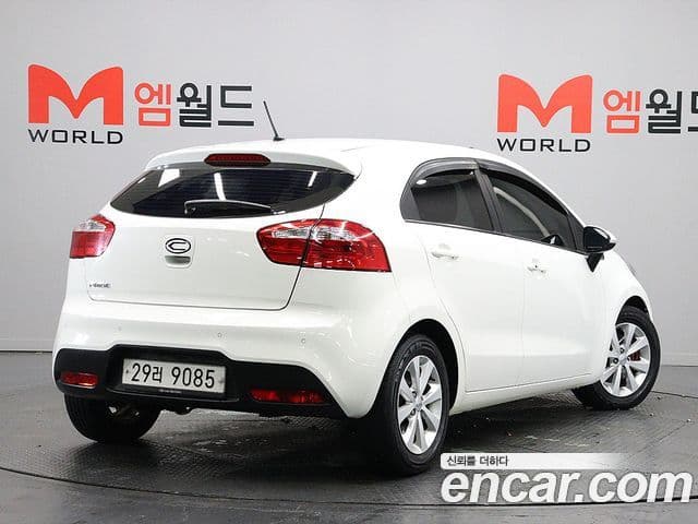 Kia All New Pride Luxury, 2014 3