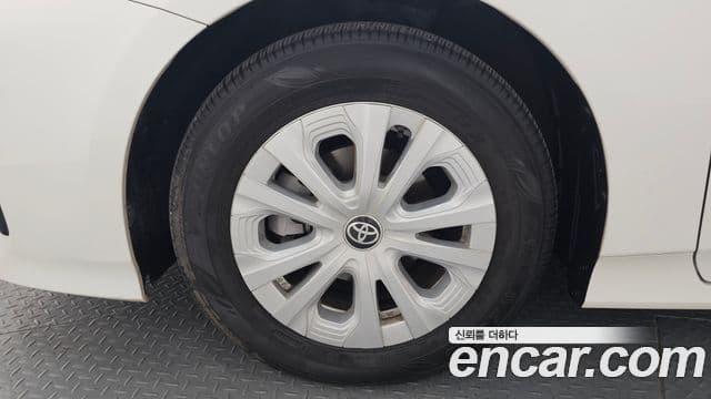 Toyota 프리우스 4세대, 2019 все фото