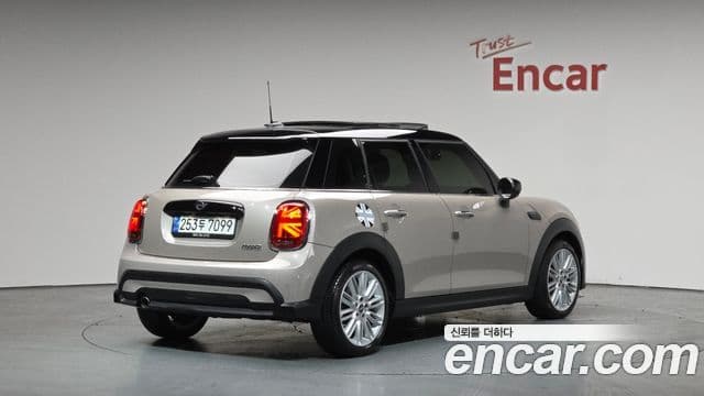 Mini Cooper 3세대, 2022 2