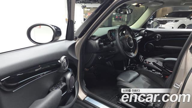 Mini Cooper 3세대, 2022 11