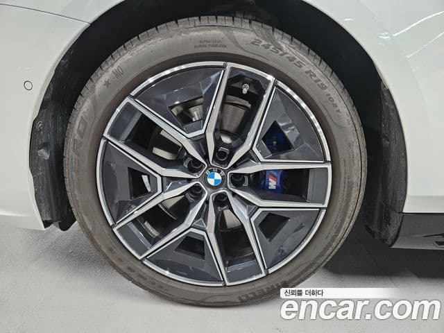 BMW 5시리즈 (G60) 520i M Sport, 2025 все фото