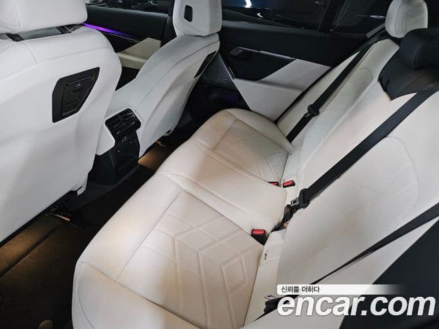 BMW 5시리즈 (G60) 520i M Sport, 2025 12