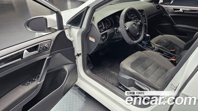 Volkswagen Гольф 7세대, 2016 11