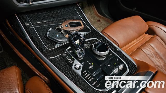 BMW X7 (G07) xDrive 30d M Sport 6인승, 2020 9