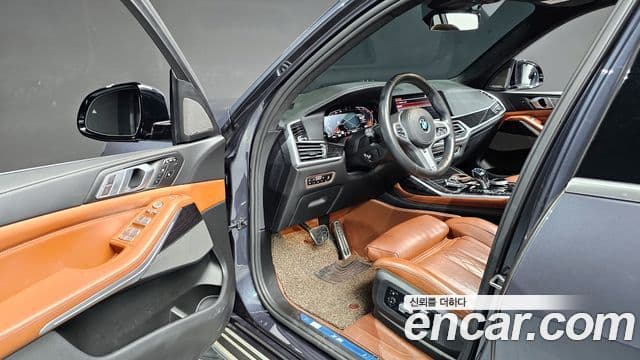 BMW X7 (G07) xDrive 30d M Sport 6인승, 2020 11