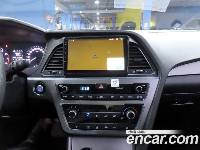Hyundai LF Sonata Style, 2015 12