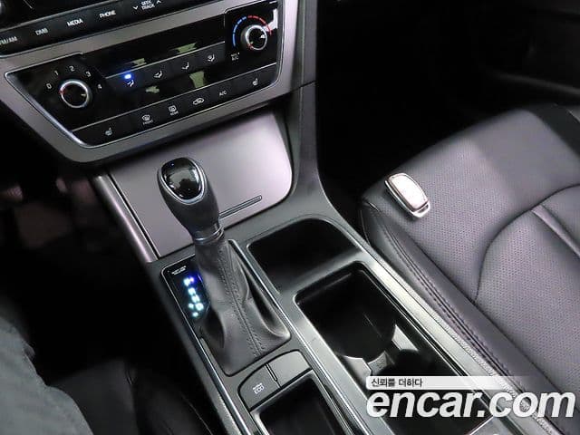 Hyundai LF Sonata Style, 2015 13