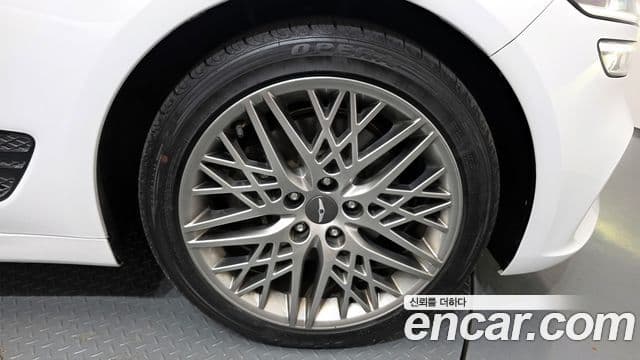 Genesis The / новый New G70, 2022 все фото