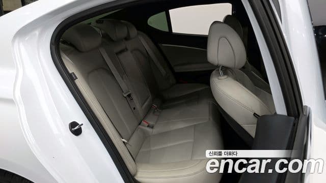 Genesis The / новый New G70, 2022 12