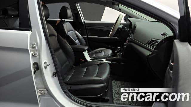 Hyundai Avante AD 1.6 GDI Value Plus, 2018 10