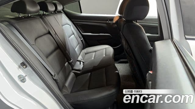 Hyundai Avante AD 1.6 GDI Value Plus, 2018 12