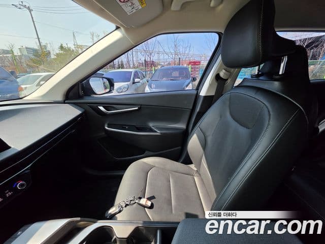 Kia EV6 Air, 2023 10