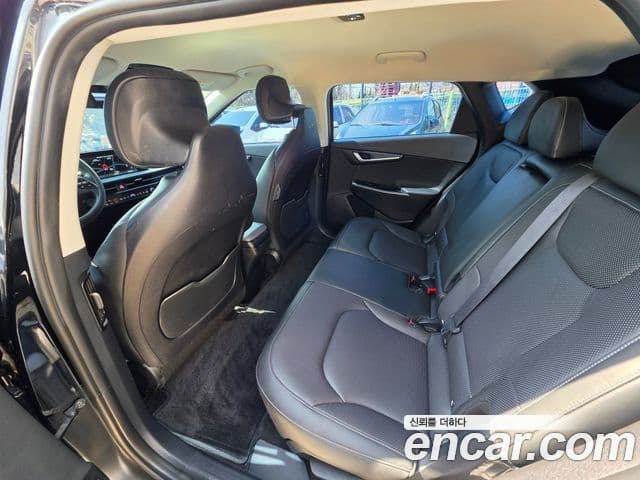 Kia EV6 Air, 2023 11