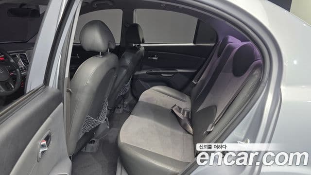 Kia Pride(новый кузов / новое поколение) 4DR 1.6 CVVT SLX, 2011 11