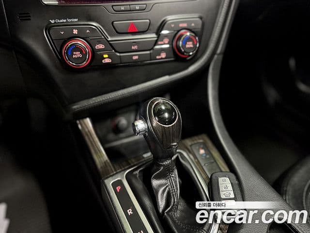 Kia K5 Prestige, 2012 9