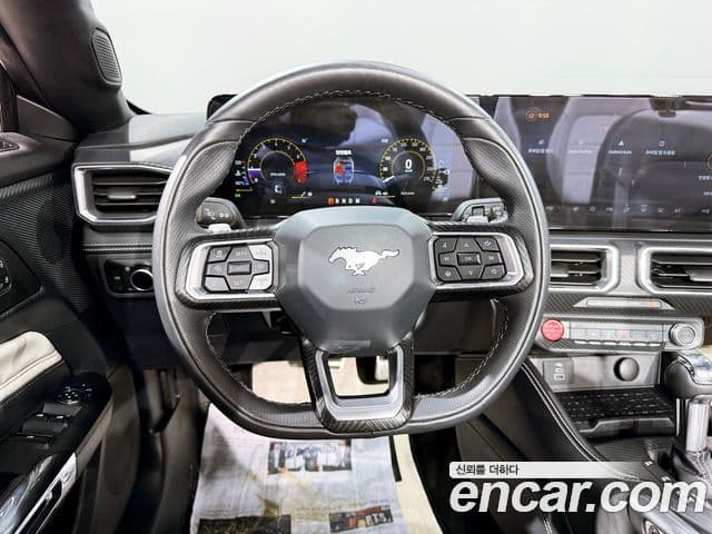 Ford Mustang 7세대 2.3 EcoBoost Premium кабриолет, 2024 6