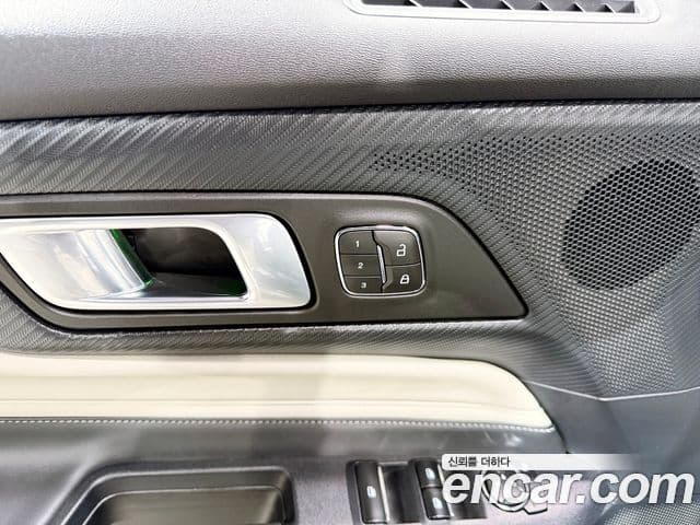 Ford Mustang 7세대 2.3 EcoBoost Premium кабриолет, 2024 17