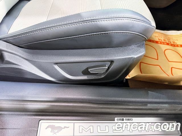 Ford Mustang 7세대 2.3 EcoBoost Premium кабриолет, 2024 18