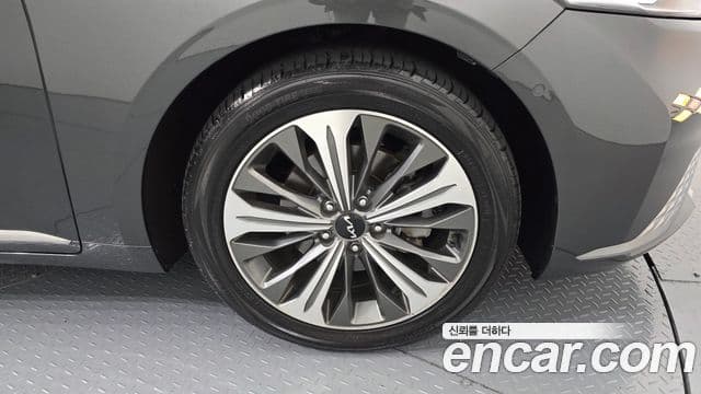 Kia K8 гибрид Noblesse, 2022 все фото