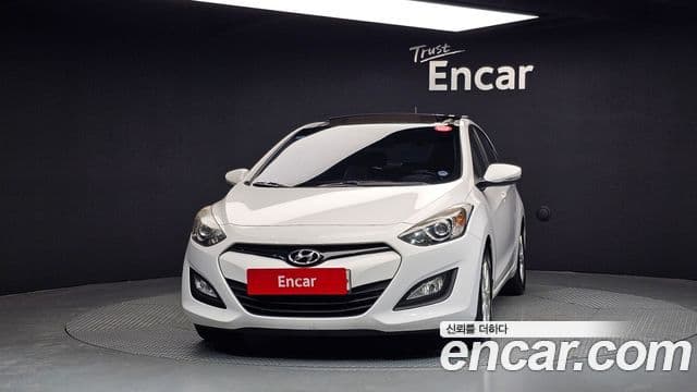 Hyundai i30(новый кузов / новое поколение) дизель 1.6 VGT Unique, 2012 3