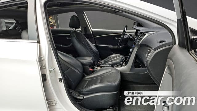 Hyundai i30(новый кузов / новое поколение) дизель 1.6 VGT Unique, 2012 10