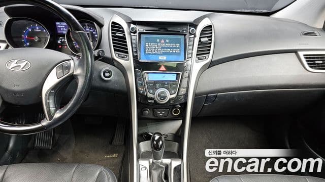 Hyundai i30(новый кузов / новое поколение) дизель 1.6 VGT Unique, 2012 14