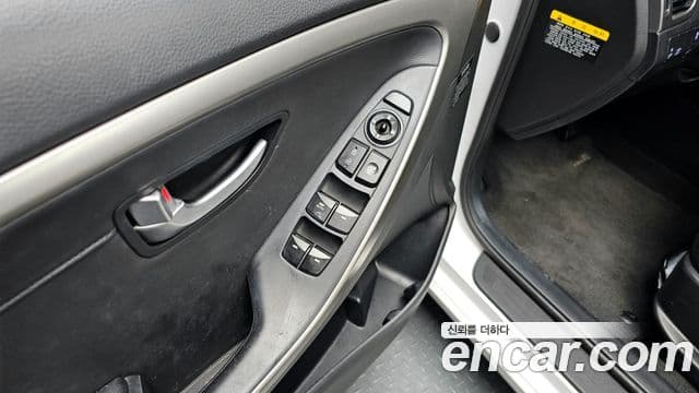 Hyundai i30(новый кузов / новое поколение) дизель 1.6 VGT Unique, 2012 18