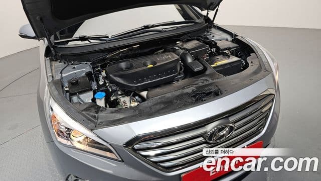 Hyundai LF Sonata Premium, 2015 6