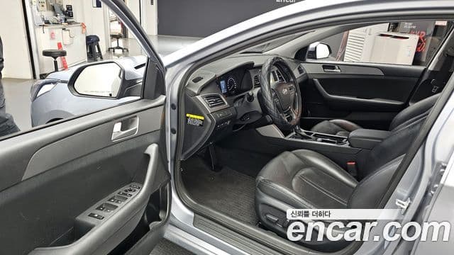 Hyundai LF Sonata Premium, 2015 10