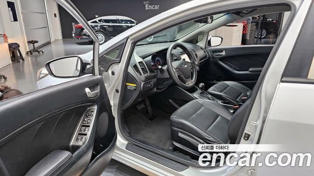 Kia K3 Deluxe, 2015 10