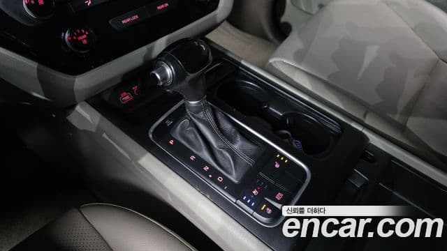 Kia All New Carnival Luxury, 2015 9