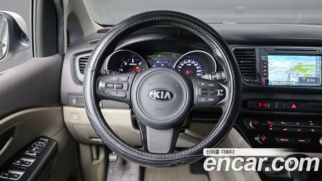 Kia All New Carnival Luxury, 2015 13