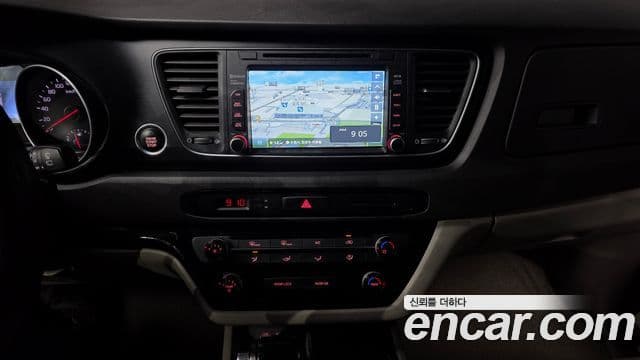 Kia All New Carnival Luxury, 2015 14